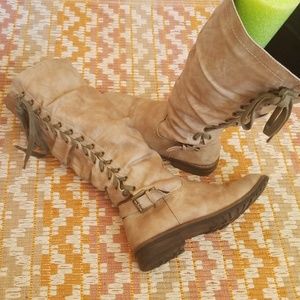 Lace up taupe boot